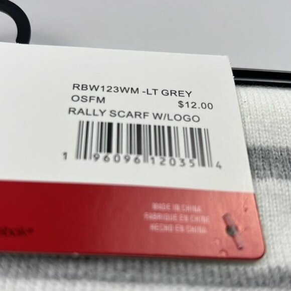 Reebok Light Grey Rally Scarf With Logo fringe Bottom NWT - Picture 4 of 6